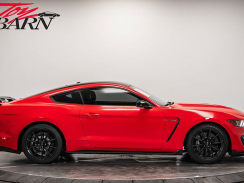 Used 2016 Ford Mustang Shelby GT350 w/ Technology Package image 6