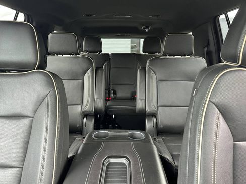 Used 2023 Chevrolet Suburban Premier image 22