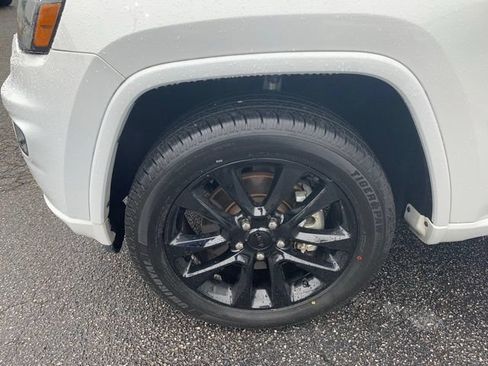 Used 2022 Jeep Grand Cherokee Laredo X AWD/4WD image 40