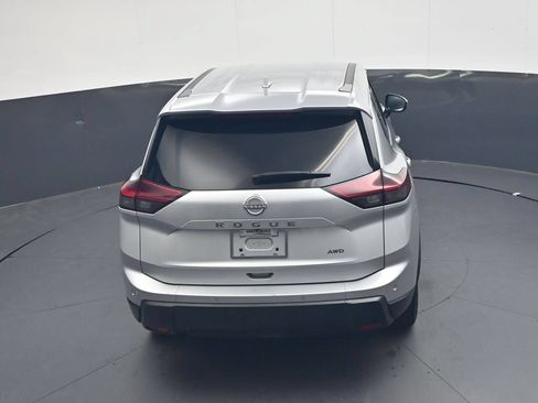 Used 2025 Nissan Rogue SV AWD/4WD image 28