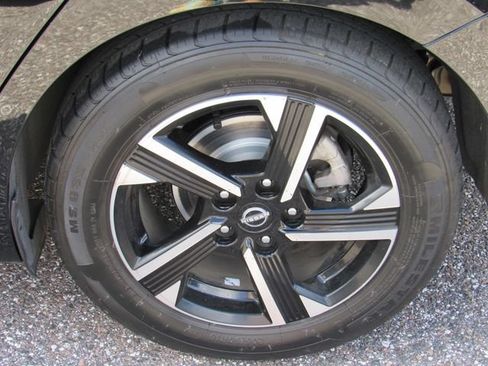 Certified 2024 Nissan Sentra SV FWD image 14