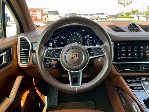 Certified 2023 Porsche Cayenne AWD/4WD image 15