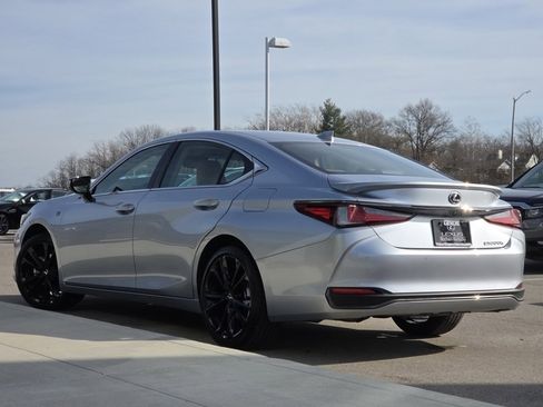 Certified 2025 Lexus ES 300h w/ Premium Package image 26