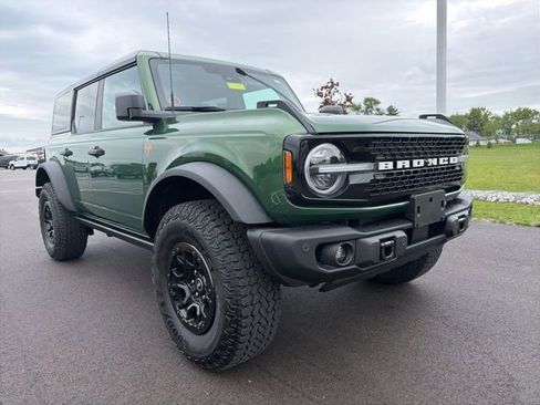 Used 2025 Ford Bronco Badlands AWD/4WD image 1
