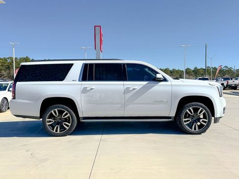 Used 2017 GMC Yukon XL SLT w/ Open Road Package image 5