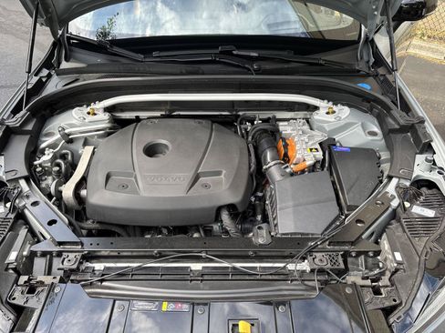 Used 2025 Volvo XC60 T8 Polestar AWD/4WD image 33