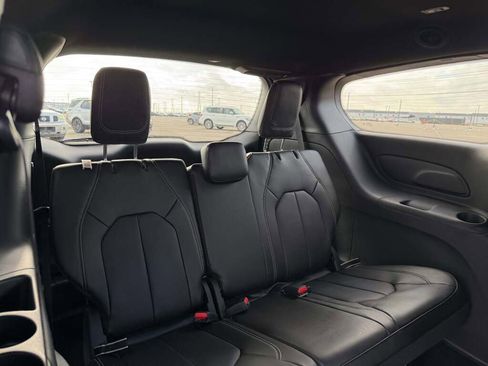 New 2026 Chrysler Pacifica Select image 38