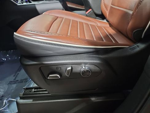 Used 2024 GMC Yukon XL Denali Ultimate image 36