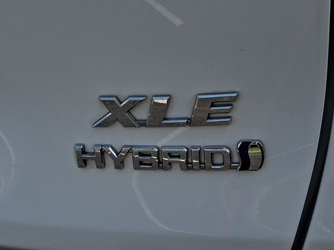 Used 2023 Toyota RAV4 XLE w/ XLE Grade Weather Package AWD/4WD image 30