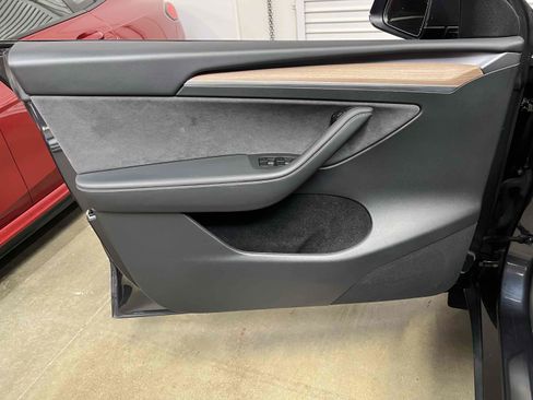 Used 2025 Tesla Model Y Long Range AWD/4WD image 68
