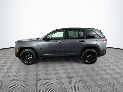 Certified 2025 Jeep Grand Cherokee Altitude AWD/4WD image 7