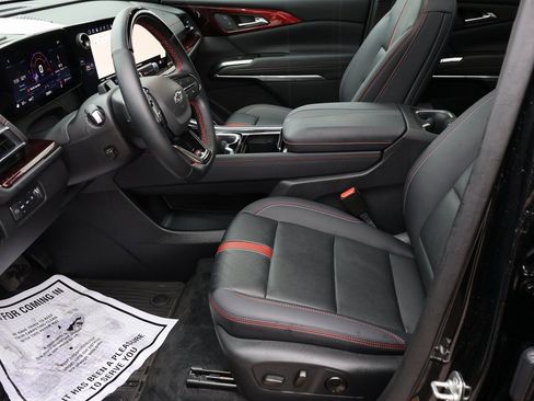 Certified 2024 Chevrolet Traverse RS image 44