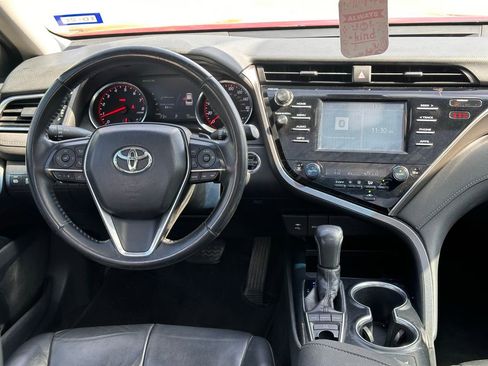 Used 2018 Toyota Camry XSE image 17