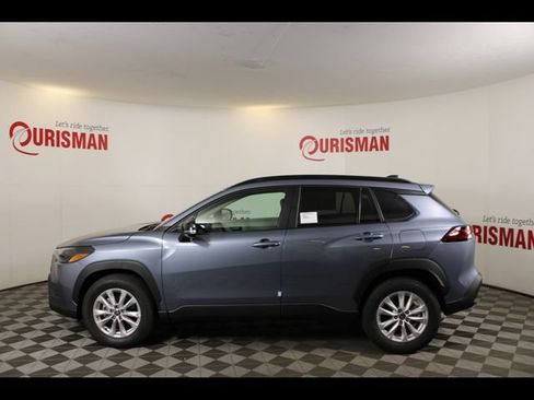 Used 2026 Toyota Corolla Cross LE w/ Moonroof Package AWD/4WD image 4