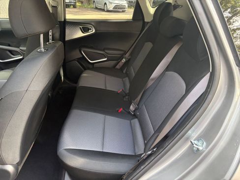 Used 2025 Kia Soul LX w/ LX Technology Package FWD image 35