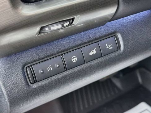 Used 2022 Nissan Pathfinder Platinum AWD/4WD image 10