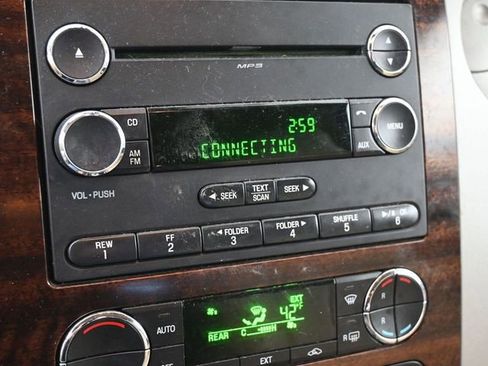 Used 2014 Ford Expedition EL XLT w/ Equipment Group 202A image 28