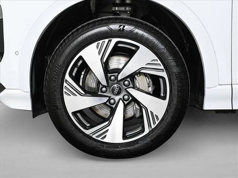 Certified 2025 Audi Q6 e-tron Premium Plus w/ Premium Plus AWD/4WD image 25