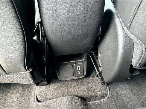 Used 2023 Buick Encore GX Select w/ Sport Touring Package FWD image 9