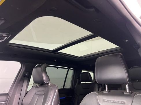 Used 2022 Jeep Grand Cherokee L Overland w/ Luxury Tech Group IV image 14