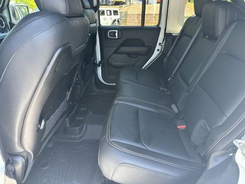 Certified 2024 Jeep Wrangler Unlimited Sahara w/ Technology Group AWD/4WD image 22