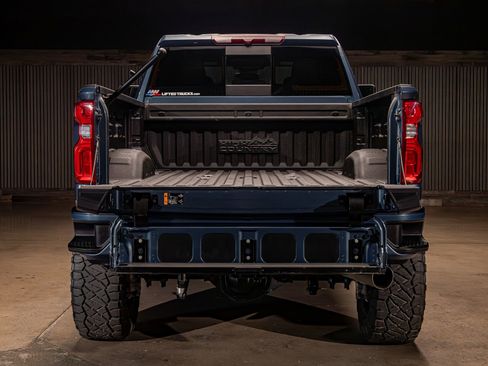 Used 2024 Chevrolet Silverado 2500 High Country AWD/4WD image 9