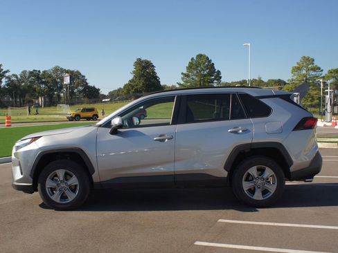 Used 2024 Toyota RAV4 XLE image 11