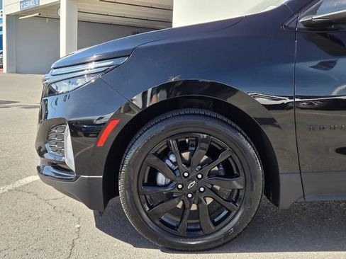 Used 2023 Chevrolet Equinox RS w/ RS Leather Package FWD image 9