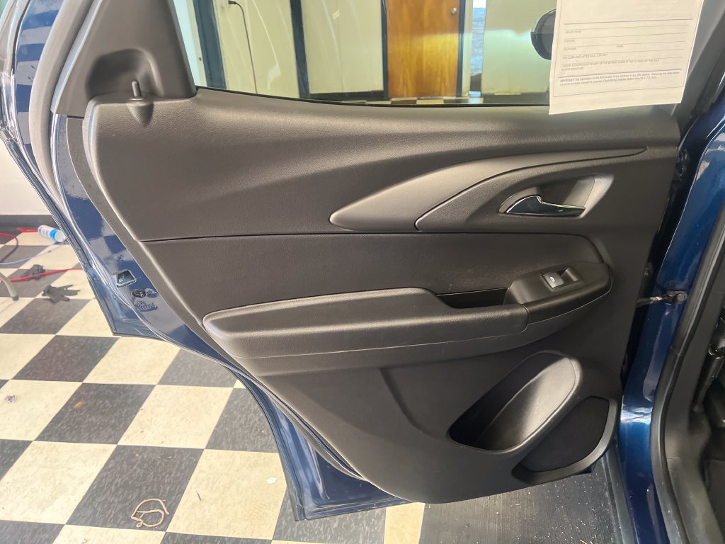 Used 2023 Chevrolet TrailBlazer ACTIV w/ Sun and Liftgate Package AWD/4WD image 44