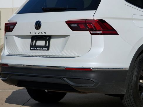 Used 2023 Volkswagen Tiguan SE w/ Panoramic Sunroof Package FWD image 35