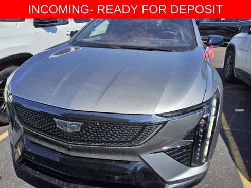 Used 2025 Cadillac Optiq Sport 2 w/ LPO, Floor Liner Package AWD/4WD image 8