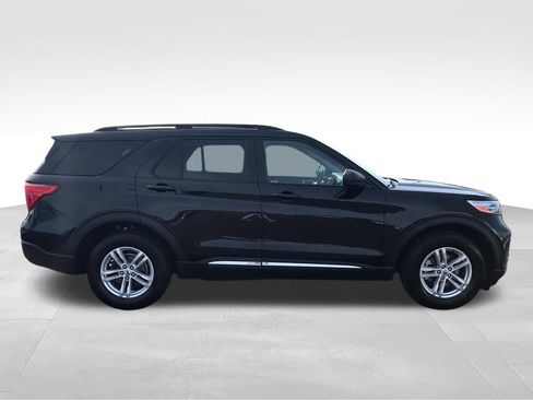 Used 2022 Ford Explorer XLT AWD/4WD image 9