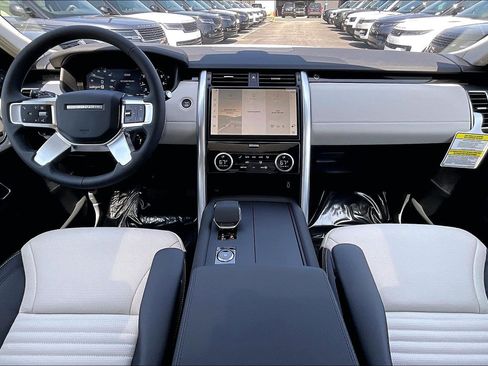 New 2026 Land Rover Discovery S AWD/4WD image 10