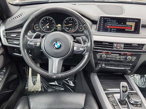 Used 2018 BMW X5 xDrive50i w/ M Sport Package image 11