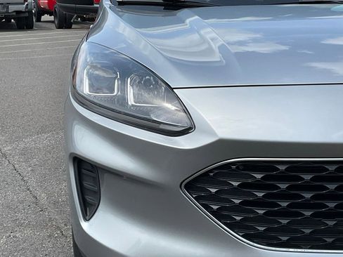 Certified 2022 Ford Escape SE w/ Cold Weather Package image 2