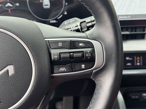 Certified 2025 Kia Sportage SX image 30