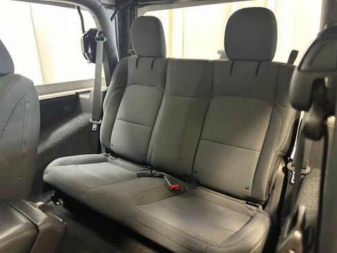Used 2021 Jeep Wrangler Sport AWD/4WD image 16
