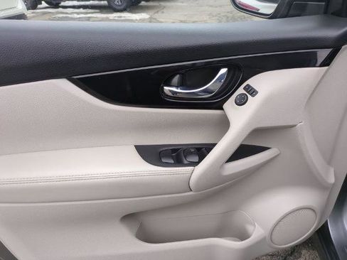 Certified 2022 Nissan Rogue Sport SL image 10