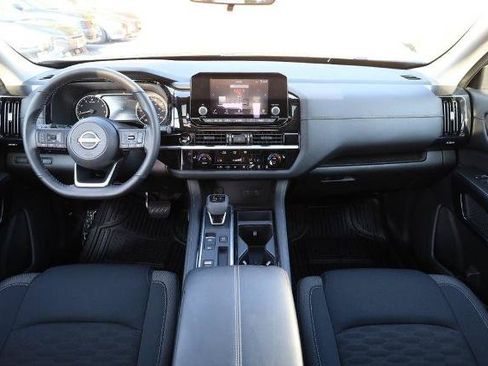 Certified 2025 Nissan Pathfinder SV w/ SV Premium Package FWD image 25