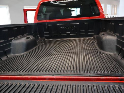 Used 2016 Ford F250 XLT w/ XLT Premium Package AWD/4WD image 15