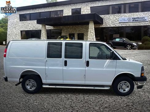 Used 2025 Chevrolet Express 2500 w/ Driver Convenience Package RWD image 4