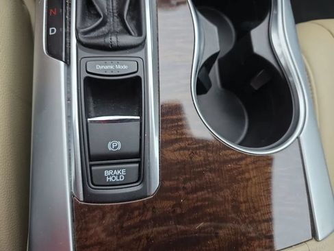 Used 2018 Acura TLX FWD image 33