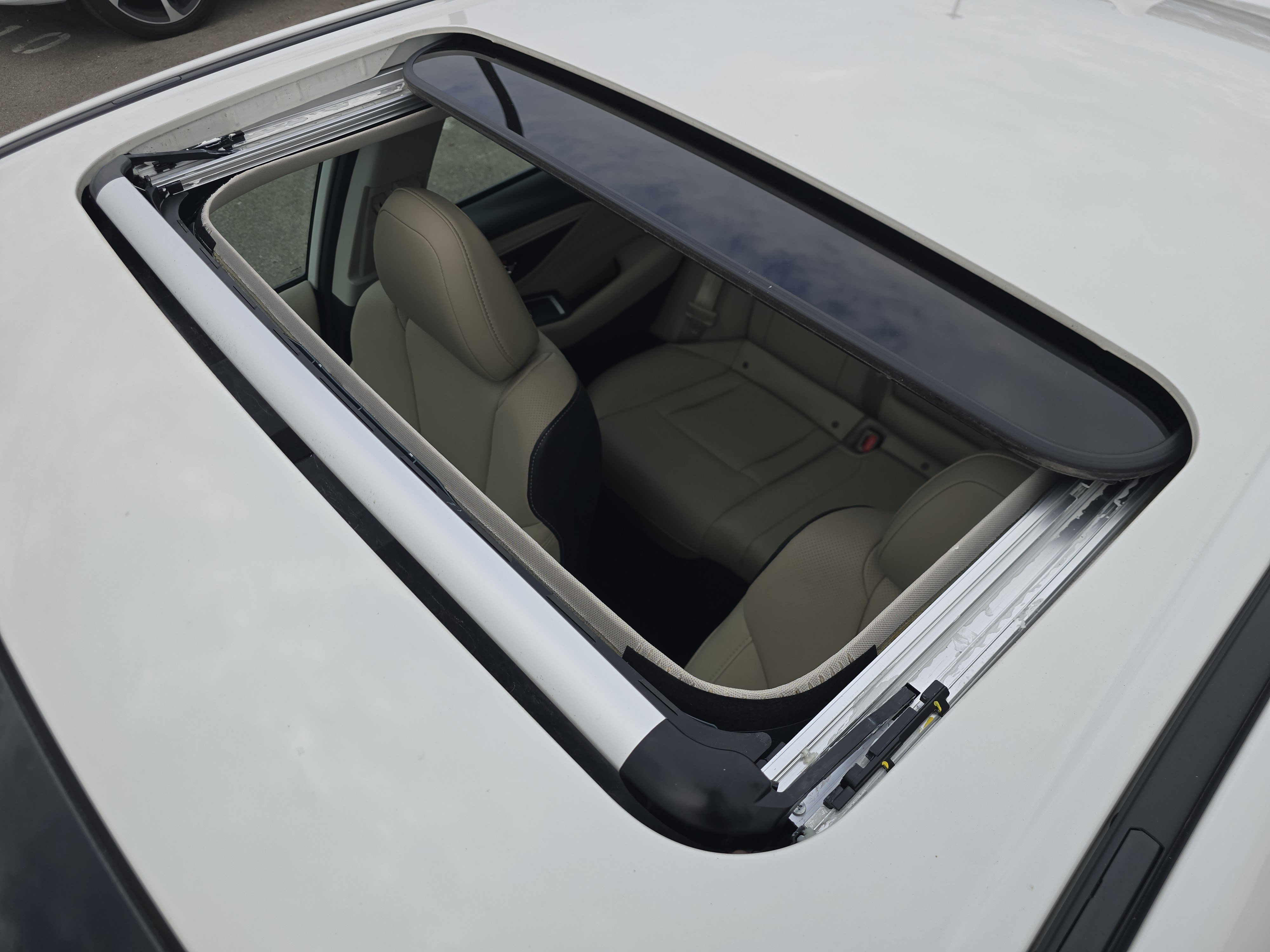 Certified 2025 Subaru Legacy Limited AWD/4WD image 9
