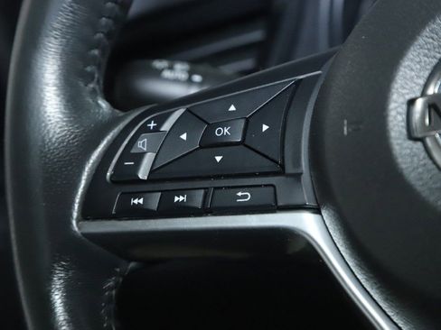 Used 2017 Nissan Rogue SV w/ SV Premium Package AWD/4WD image 23