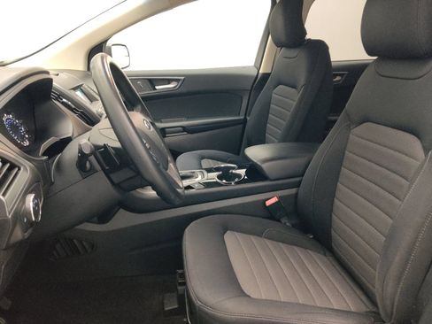 Used 2018 Ford Edge SE FWD image 17