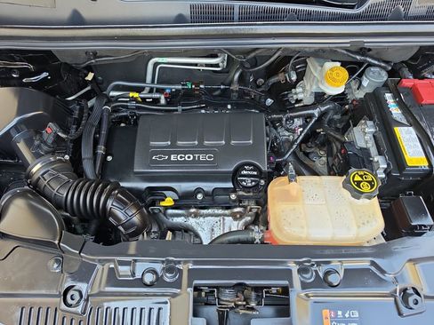 Used 2019 Chevrolet Trax LT w/ LT Convenience Package FWD image 14