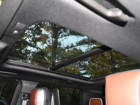 Used 2023 GMC Yukon Denali Ultimate image 7