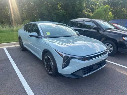 Used 2025 Kia K4 EX FWD image 6