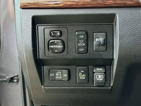 Used 2016 Toyota Tundra Limited w/ Limited Premium Package AWD/4WD image 12