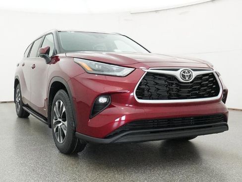 New 2026 Toyota Highlander XLE image 33